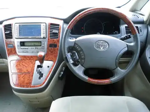 カタログ画像：アルファードＧ （ALPHARD G） ＡＸ Ｌエディション サイドリフトアップシート装着車 2003年7月 UA-ANH10W 2400cc シルバーメタリック 燃費9.7km / l 内装