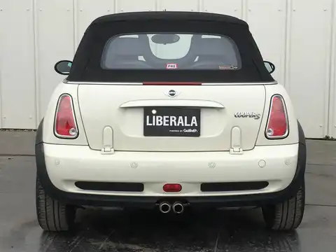 カタログ画像：ＭＩＮＩ （MINI） クーパーＳ コンバーチブル 2006年7月 GH-RH16 1600cc ペッパー・ホワイト（ソリッド） バック