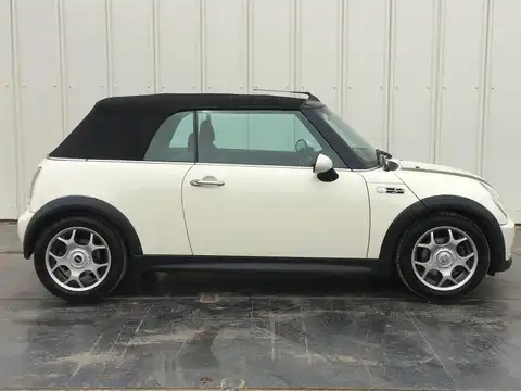 カタログ画像：ＭＩＮＩ （MINI） クーパーＳ コンバーチブル 2006年7月 GH-RH16 1600cc ペッパー・ホワイト（ソリッド） 外装