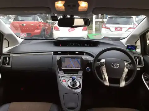 カタログ画像：プリウスＰＨＶ （PRIUS PHV） Ｇ 2012年11月 DLA-ZVW35 1800cc ボルドーマイカ 燃費31.6km / l 内装