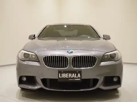 カタログ画像：５シリーズ （5 SERIES） ５２８ｉ Ｍスポーツパッケージ 2011年11月 DBA-XG28 2000cc 燃費13.6km / l フロント