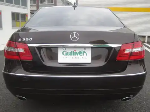 カタログ画像：Ｅクラス （E-CLASS） Ｅ３５０ アバンギャルド 2010年8月 DBA-212056C 3500cc キュープライトブラウン（Ｍ） 燃費9.5km / l バック