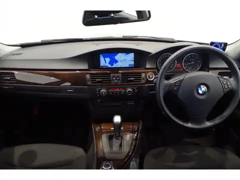 カタログ画像：３シリーズ （3 SERIES） ３２５ｉツーリング 2011年10月 LBA-UT25 3000cc ディープ・シー・ブルー（メタリック・カラー） 燃費11.4km / l 内装