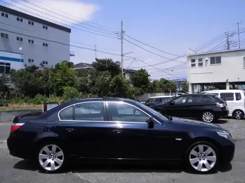 カタログ画像：５シリーズ （5 SERIES） ５４５ｉ 2004年4月 GH-NB44 4400cc オリエント・ブルーメタリック 燃費7.6km / l 外装