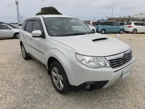 カタログ画像：フォレスター （FORESTER） ２．０ＸＴ 2010年4月 DBA-SH5 2000cc サテンホワイト・パール 燃費13.0km / l メイン（その他）