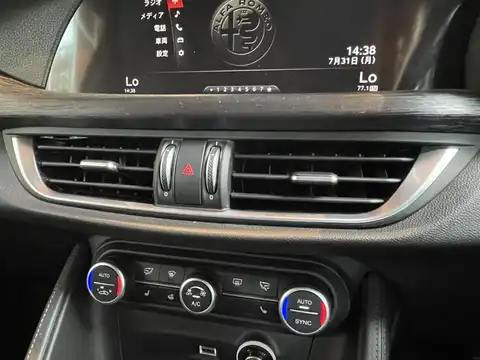 カタログ画像：ステルヴィオ （STELVIO） ２．２ターボ ディーゼルＱ４スポーツパッケージ 2019年12月 3DA-94922 2200cc 燃費16.0km / l メイン