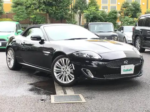 カタログ画像：ＸＫ （XK） ＸＫポートフォリオコンバーチブル 2011年11月 CBA-J438B 5000cc エボニーorアルティメットブラック 燃費7.1km / l フロント