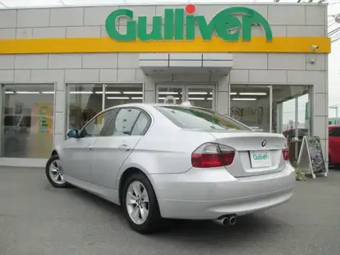 カタログ画像：３シリーズ （3 SERIES） ３２３ｉ 2007年5月 ABA-VB23 2500cc チタン・シルバー（メタリック・カラー）orアークティック（メタリック・カラー） 燃費9.9km / l バック