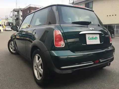 カタログ画像：ＭＩＮＩ （MINI） クーパー パークレーン 2006年7月 GH-RA16 1600cc ブリティッシュ・レーシング・グリーン（メタリック） 燃費13.4km / l バック