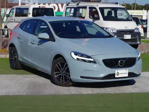 カタログ画像：Ｖ４０ （V40） Ｄ４ ナビエディション 2018年7月 LDA-MD4204T 2000cc アマゾンブルー 燃費20.0km / l メイン（その他）