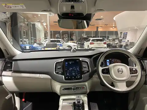 カタログ画像：ＸＣ９０ （XC90） Ｂ６ ＡＷＤ インスクリプション エアサスペンション装着車 2022年4月 5AA-LB420TXCMA 2000cc クリスタルホワイトパール 燃費10.5km / l 内装