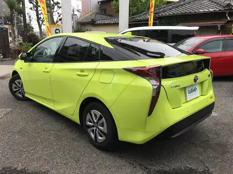 カタログ画像：プリウス （PRIUS） Ａ 2017年11月 DAA-ZVW51 1800cc サーモテクトライムグリーン 燃費37.2km / l バック