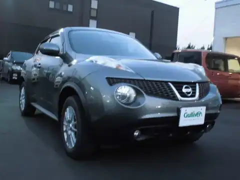 カタログ画像：ジューク （JUKE） １５ＲＳ 2010年6月 DBA-YF15 1500cc ダークメタルグレー（Ｍ） 燃費17.2km / l メイン