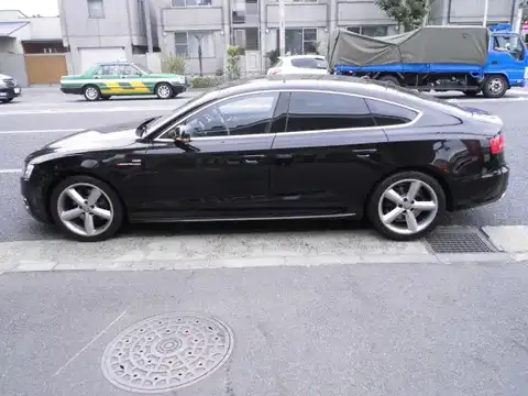 カタログ画像：Ａ５スポーツバック （A5 SPORTBACK） ２．０ＴＦＳＩクワトロ 2010年1月 ABA-8TCDNL 2000cc ファントムブラックパールエフェクト 燃費12.0km / l 外装