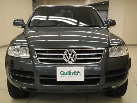 カタログ画像：トゥアレグ （TOUAREG） Ｖ６ 2003年9月 GH-7LAZZS 3200cc オフロードグレーメタリック 燃費6.9km / l フロント