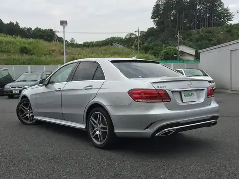 カタログ画像：Ｅクラス （E-CLASS） Ｅ２５０ アバンギャルド 2015年4月 RBA-212036C 2000cc イリジウムシルバー（Ｍ）orダイヤモンドシルバー（Ｍ） 燃費15.5km / l バック