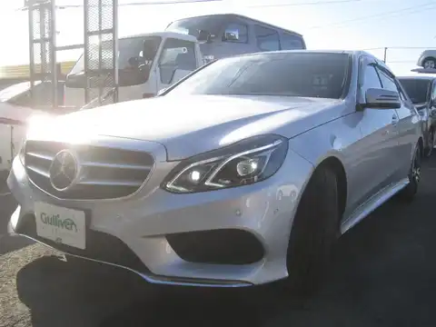 カタログ画像：Ｅクラス （E-CLASS） Ｅ３００ ４マチック アバンギャルド 2015年4月 RBA-212080C 3500cc 燃費12.0km / l フロント