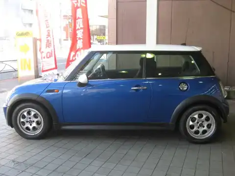 カタログ画像：ＭＩＮＩ （MINI） クーパー 2005年9月 GH-RA16 1600cc ハイパー・ブルー（メタリック） 燃費13.4km / l 外装