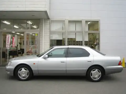 カタログ画像：セルシオ （CELSIOR） Ｂ仕様 ｅＲバージョン装着車 1997年7月 E-UCF20 4000cc シルバーメタリックトーニングＧ 燃費8.2km / l 外装