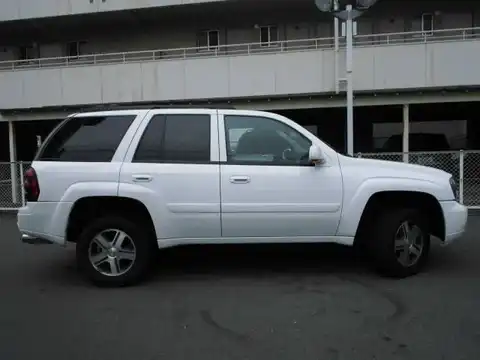 カタログ画像：シボレートレイルブレイザー （CHEVROLET TRAILBLAZER） ＥＸＴ ＬＴＺ 2006年1月 GH-T370V 5300cc サミットホワイト 燃費6.4km / l 外装