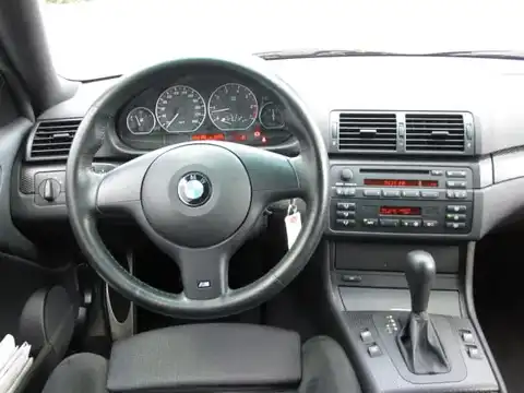 カタログ画像：３シリーズ （3 SERIES） ３３０Ｃｉ Ｍスポーツ 2001年10月 GH-AV30 3000cc トパーズ・ブルー（メタリックカラー） 燃費9.2km / l 内装