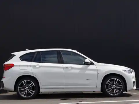 カタログ画像：Ｘ１ （X1） ｘＤｒｉｖｅ ２０ｉ Ｍスポーツ 2015年10月 DBA-HS20 2000cc アルピン・ホワイトⅢ 燃費14.6km / l 外装