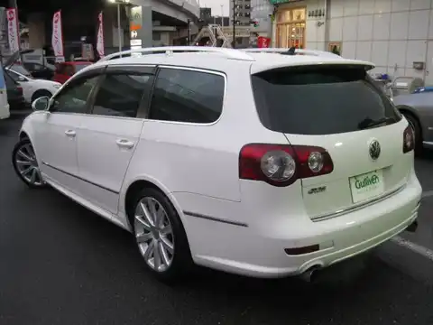 カタログ画像：パサートヴァリアント （PASSAT VARIANT） Ｒ３６ 2009年10月 ABA-3CBWSF 3600cc キャンディホワイト 燃費9.9km / l バック