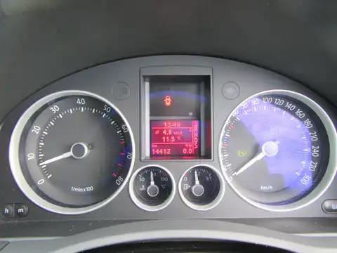 カタログ画像：ゴルフ （GOLF） Ｒ３２ 2009年1月 ABA-1KBUBF 3200cc ディープブルーパールエフェクト 燃費10.2km / l 内装