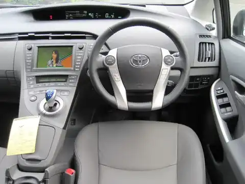 カタログ画像：プリウス （PRIUS） Ｇツーリングセレクション・レザーパッケージ 2009年5月 DAA-ZVW30 1800cc シルバーメタリックorアイスバーグシルバーマイカメタリック 燃費35.5km / l 内装