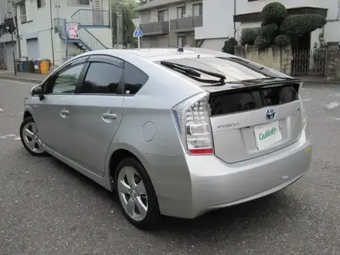 カタログ画像：プリウス （PRIUS） Ｇツーリングセレクション・レザーパッケージ 2009年5月 DAA-ZVW30 1800cc シルバーメタリックorアイスバーグシルバーマイカメタリック 燃費35.5km / l バック