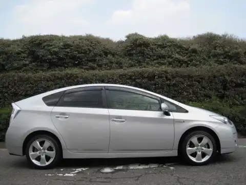 カタログ画像：プリウス （PRIUS） Ｇツーリングセレクション・レザーパッケージ 2009年5月 DAA-ZVW30 1800cc シルバーメタリックorアイスバーグシルバーマイカメタリック 燃費35.5km / l 外装