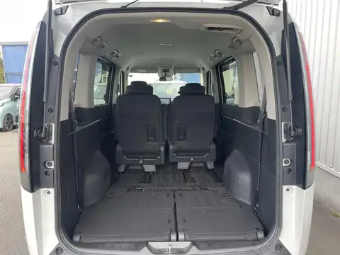 カタログ画像：ステップワゴン （STEPWAGON） ｅ：ＨＥＶエアー 2023年4月 6AA-RP8 2000cc プラチナホワイト・パール 燃費20.0km / l 内装