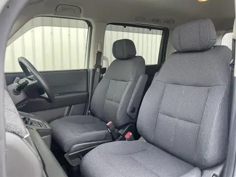 カタログ画像：ステップワゴン （STEPWAGON） ｅ：ＨＥＶエアー 2023年4月 6AA-RP8 2000cc プラチナホワイト・パール 燃費20.0km / l 内装