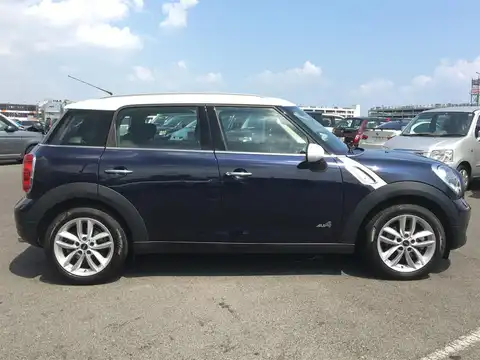 カタログ画像：ＭＩＮＩ （MINI） クーパー クロスオーバー オール４ 2013年9月 CBA-ZB16 1600cc コスミック・ブルー（メタリック） 燃費14.8km / l 外装