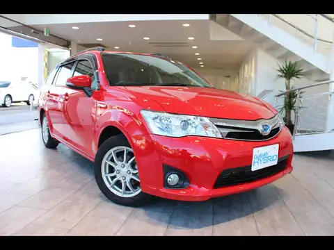 カタログ画像：カローラフィールダー （COROLLA FIELDER） ハイブリッドＧ 2014年4月 DAA-NKE165G 1500cc スーパーレッドⅤ 燃費33.0km / l メイン（その他）