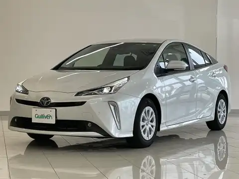 カタログ画像：プリウス （PRIUS） ＳセーフティプラスⅡ 2020年7月 6AA-ZVW55 1800cc プラチナホワイトパールマイカ 燃費28.3km / l 外装