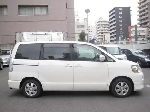 トヨタ,ノア,Ｘ Ｇセレクション・サイドリフトアップシート装着車,2005年8月