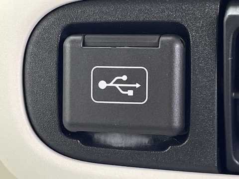 カタログ画像：ムーヴキャンバス （MOVE CANBUS） セオリーＧ 2025年6月 5BA-LA850S 660cc ファイアークォーツレッドメタリック 燃費22.9km / l 内装