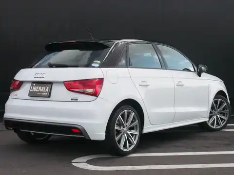 カタログ画像：Ａ１スポーツバック （A1 SPORTBACK） アドマイアードリミテッド 2013年10月 DBA-8XCAX 1400cc グレイシアホワイトメタリック 燃費17.8km / l バック