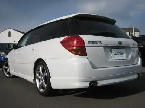 カタログ画像：レガシィツーリングワゴン （LEGACY TOURING WAGON） ３．０Ｒ 2006年5月 DBA-BPE 3000cc サテンホワイト・パール 燃費11.6km / l バック