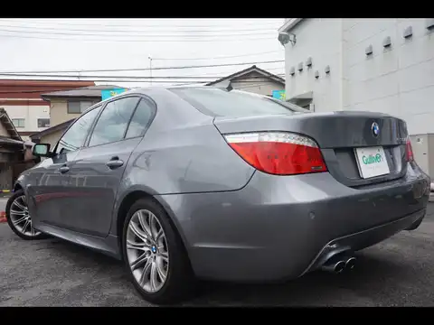 カタログ画像：５シリーズ （5 SERIES） ５３０ｉ Ｍスポーツパッケージ 2008年10月 ABA-NU30 3000cc 燃費9.4km / l バック