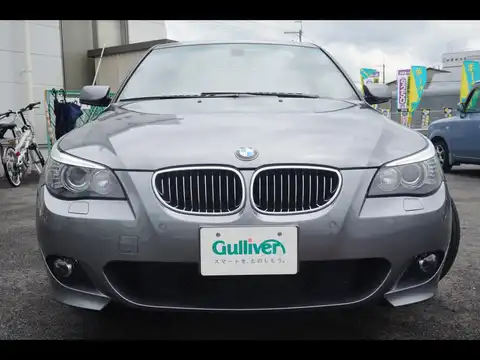 カタログ画像：５シリーズ （5 SERIES） ５３０ｉ Ｍスポーツパッケージ 2008年10月 ABA-NU30 3000cc 燃費9.4km / l フロント