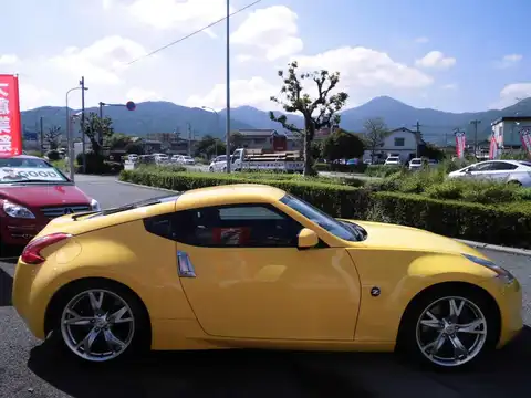 カタログ画像：フェアレディＺ （FAIRLADY Z） バージョンＳＴ 2008年12月 CBA-Z34 3700cc プレミアムアルティメイトイエロー 燃費9.4km / l 外装