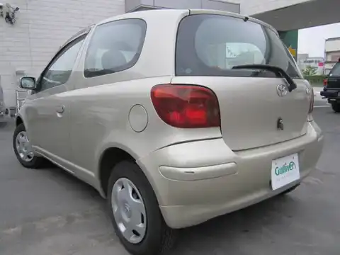 カタログ画像：ヴィッツ （VITZ） Ｂ 2002年12月 UA-SCP10 1000cc 燃費19.6km / l バック