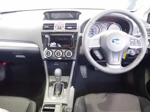 カタログ画像：インプレッサスポーツ （IMPREZA SPORTS） ２．０ｉ プラウドエディション 2015年10月 DBA-GP6 2000cc クリスタルホワイト・パール 燃費17.6km / l 内装