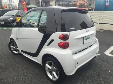 カタログ画像：スマートフォーツークーペ （SMART FORTWO COUPE） ターボ 2012年5月 CBA-451332 1000cc クリスタルホワイト 燃費18.0km / l バック