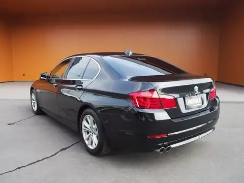 カタログ画像：５シリーズ （5 SERIES） ５２３ｉ ハイラインパッケージ 2010年7月 DBA-FP25 2500cc ブラック・サファイア・メタリック 燃費11.2km / l バック