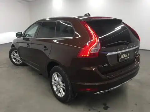 カタログ画像：ＸＣ６０ （XC60） Ｄ４ ＳＥ 2016年2月 LDA-DD4204TXC 2000cc トワイライトブロンズメタリックorリッチジャバメタリック 燃費18.6km / l バック