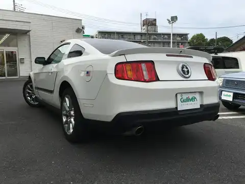 カタログ画像：マスタング （MUSTANG） Ｖ６ クーペ スポーツアピアランス 2011年6月 3700cc パフォーマンスホワイト バック