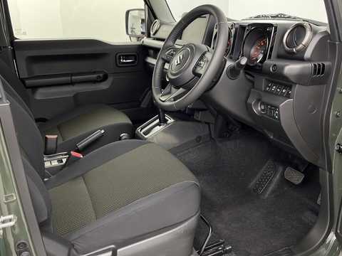 カタログ画像：ジムニー （JIMNY） ＸＧ 2025年11月 3BA-JB64W 660cc 燃費14.3km / l メイン